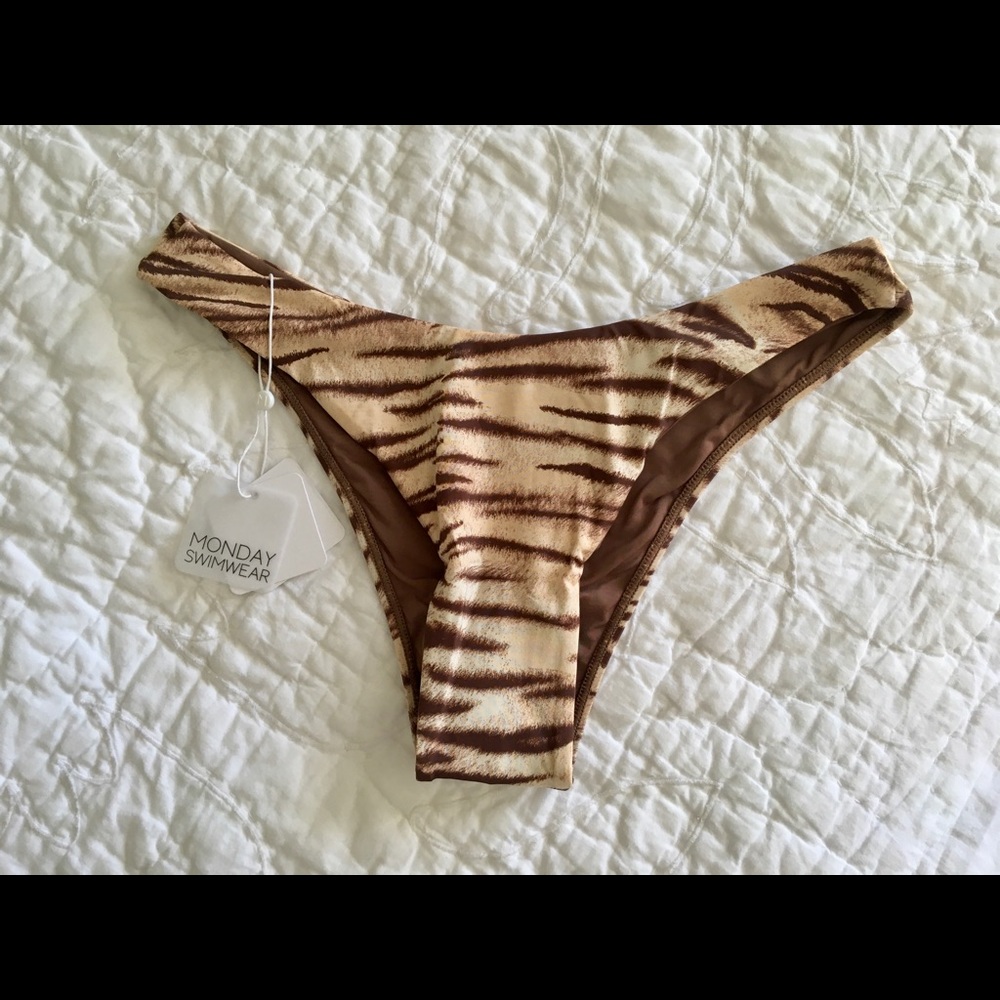 Monday Swim Byron Bottom